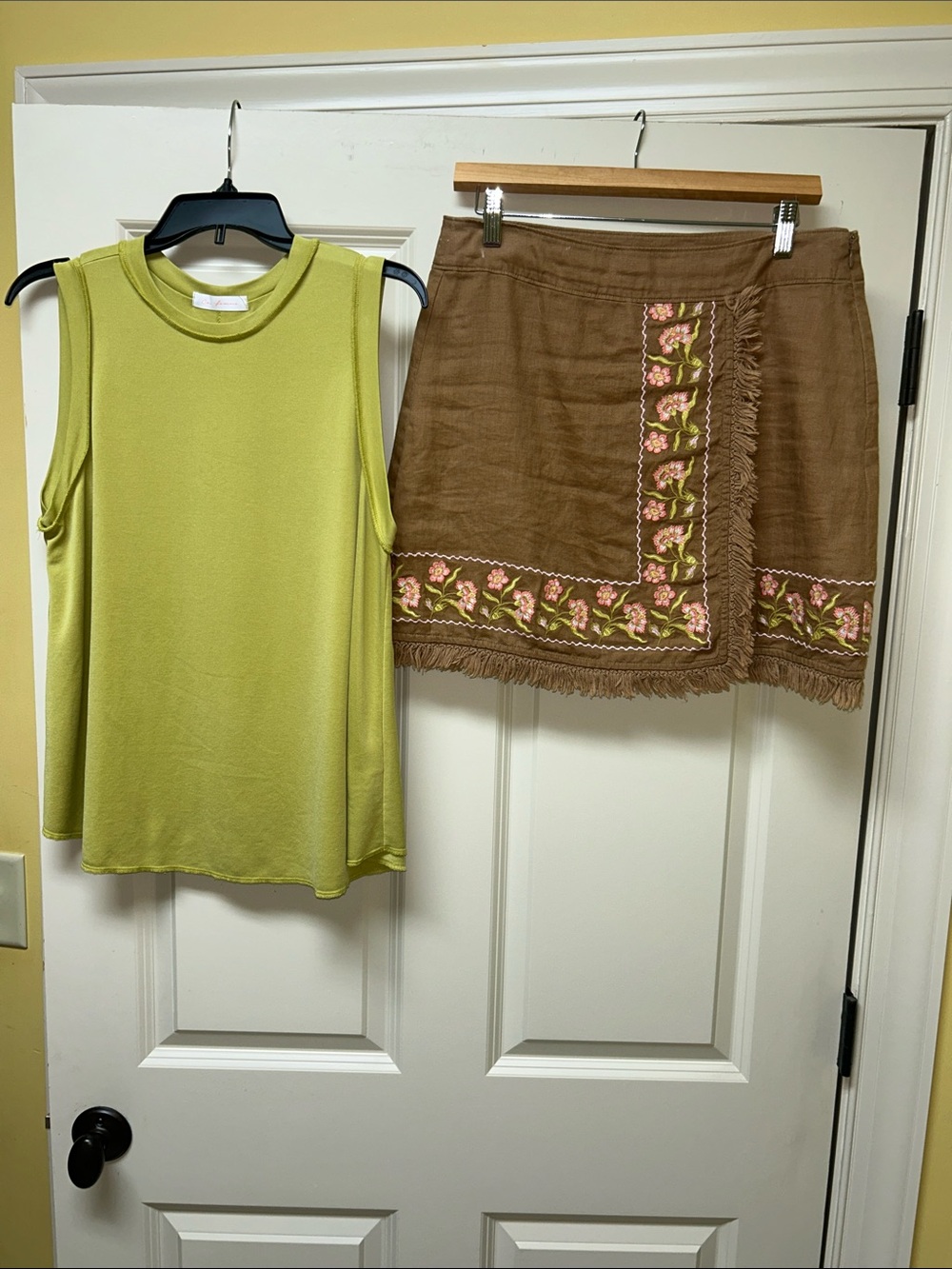 Spartina 449 Brown Mini Skirt with Pink Floral Embroidery and Fringe & med top